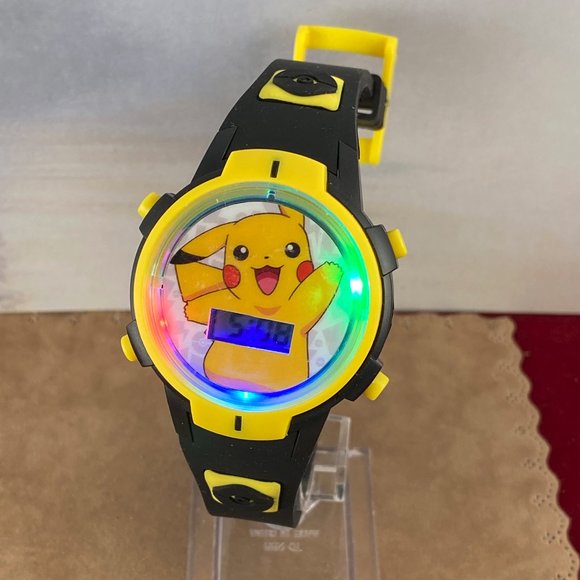 Pokemon Digital Watch with Flashing Lights - Picture 1 of 7